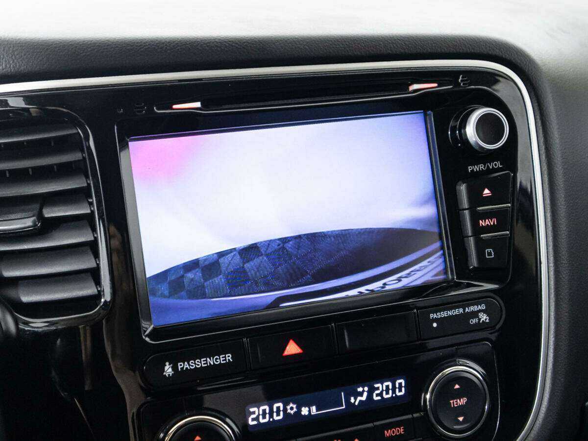 Б/У Митсубиши Оутлэндер 2015 года. Фото: #14