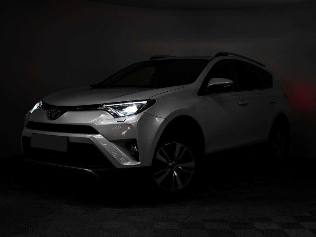Toyota RAV4 2018 года с пробегом. Фото: #1