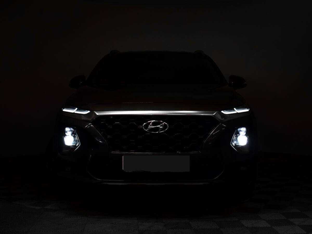 Hyundai Santa Fe 2018 года с пробегом. Фото: #2