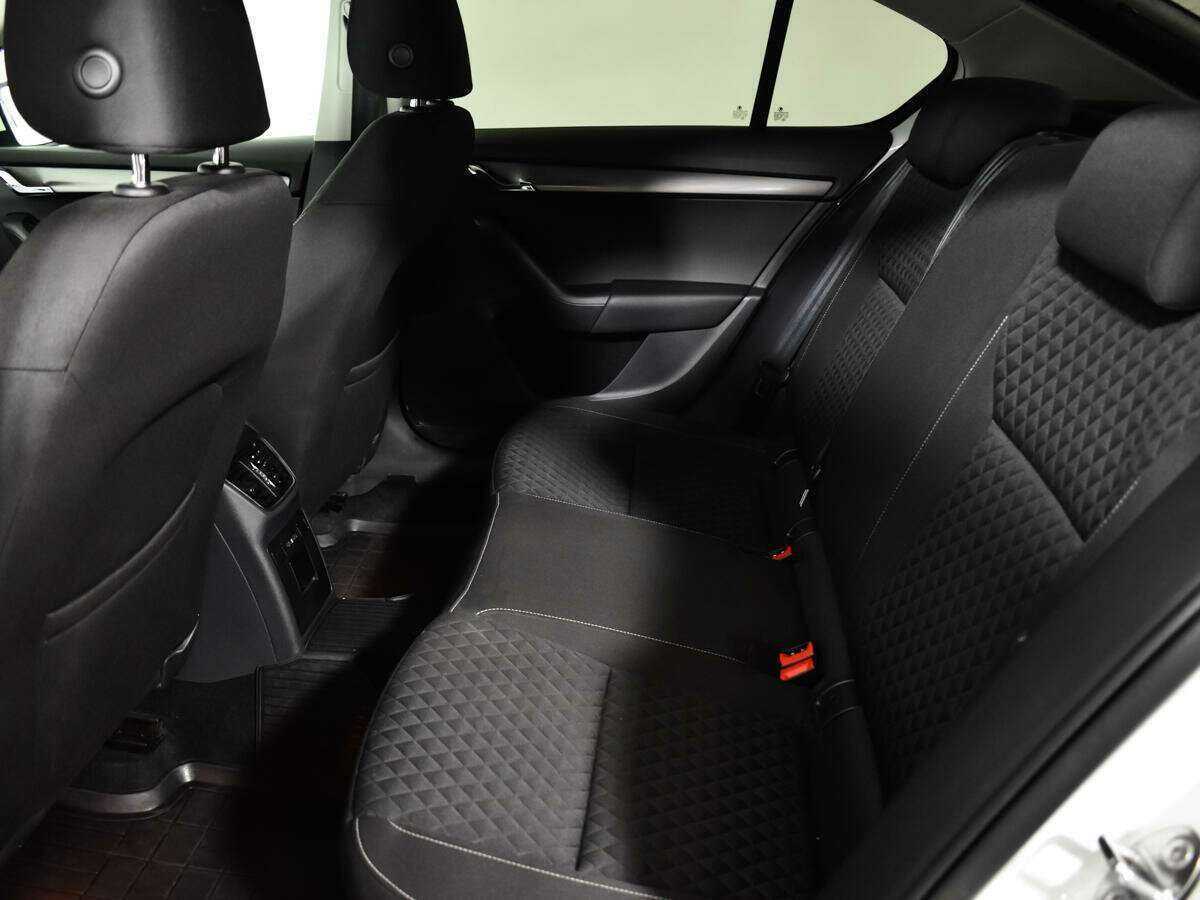 Б/У Шкода Октавия 2017 года. Фото: #6