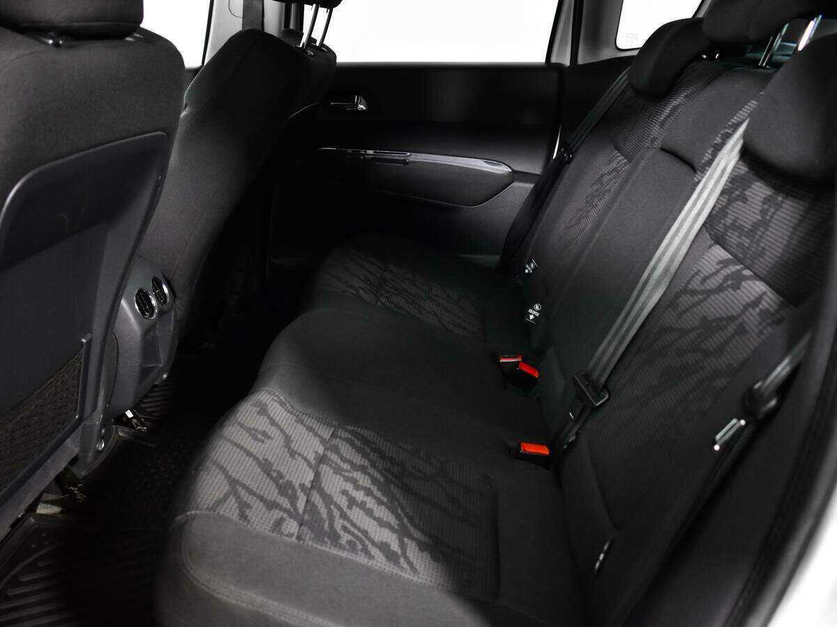 Б/У Пежо 3008 2012 года. Фото: #9