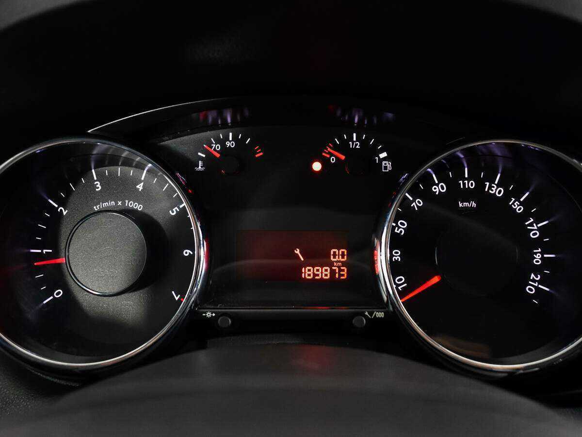 Б/У Пежо 3008 2012 года. Фото: #10