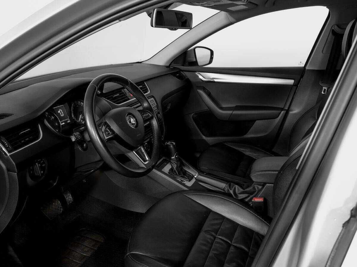 Б/У Шкода Октавия 2013 года. Фото: #15