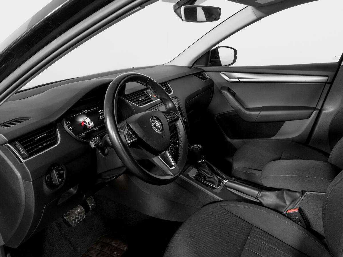 Б/У Шкода Октавия 2018 года. Фото: #14