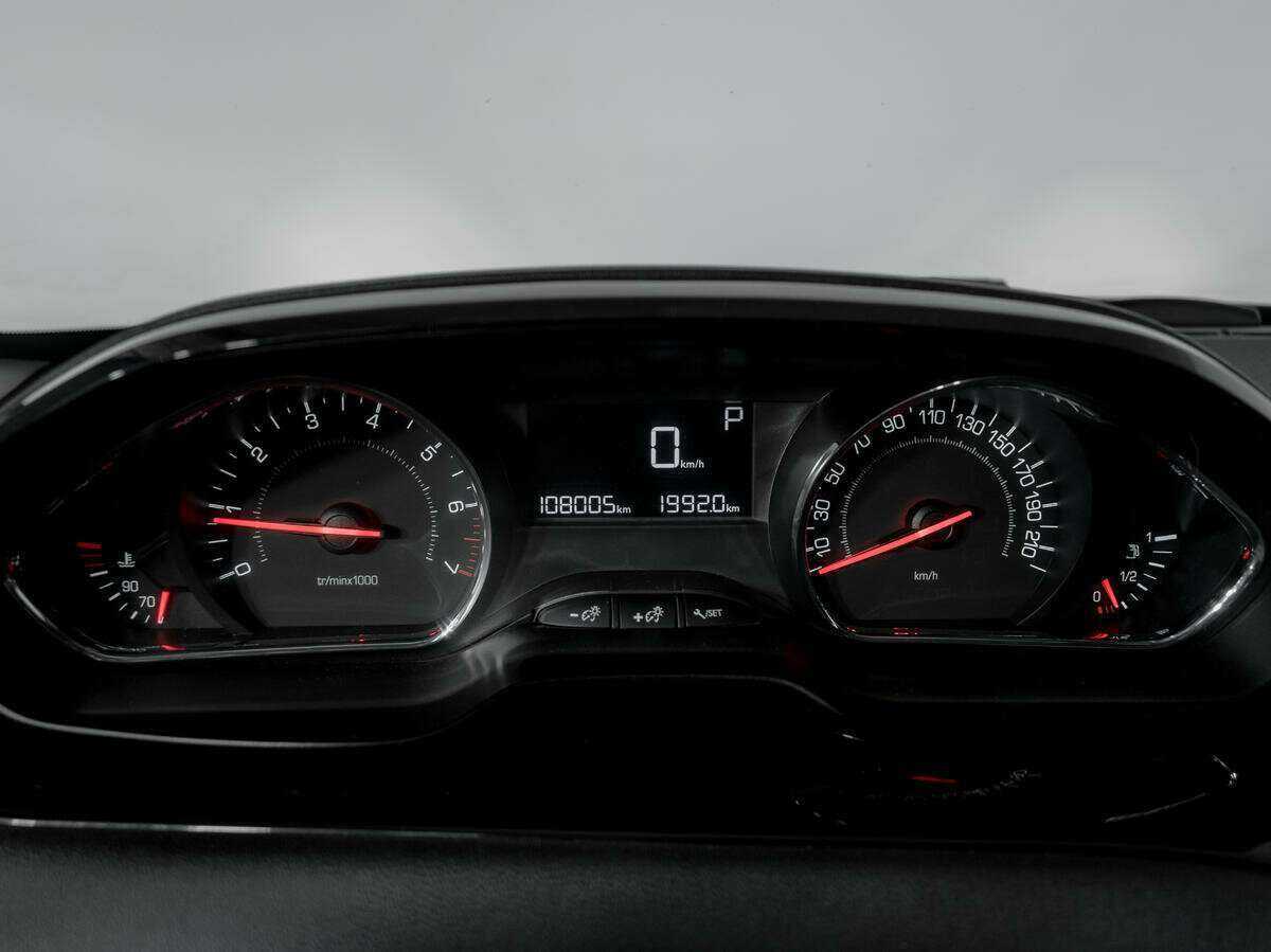 Б/У Пежо 208 2013 года. Фото: #10