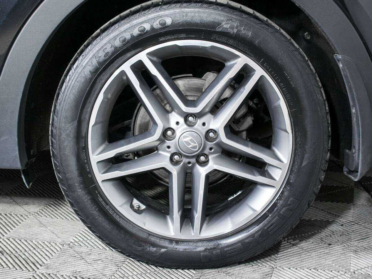Hyundai Santa Fe 2017 года с пробегом. Фото: #18