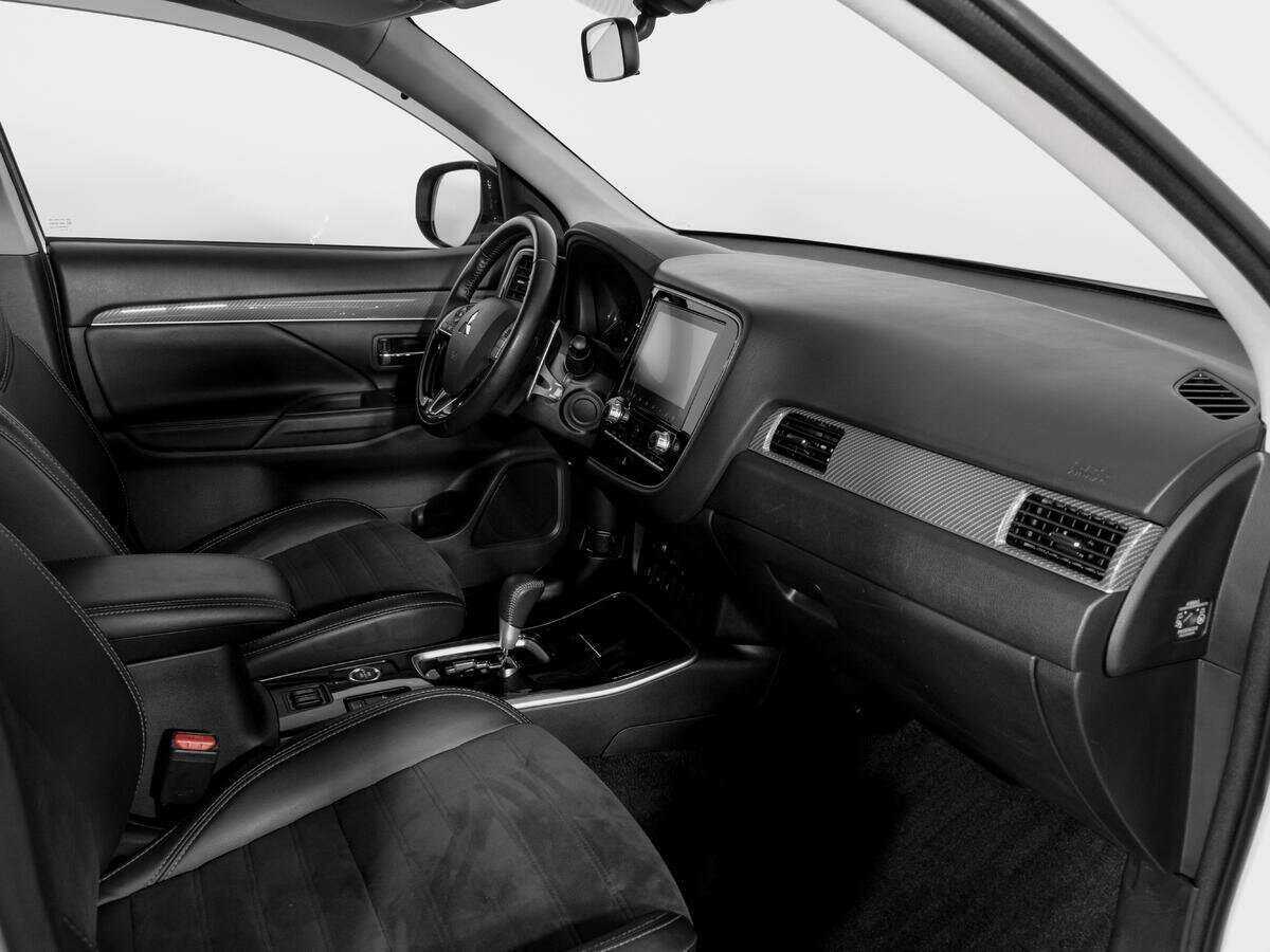 Mitsubishi Outlander 2021 года с пробегом. Фото: #8