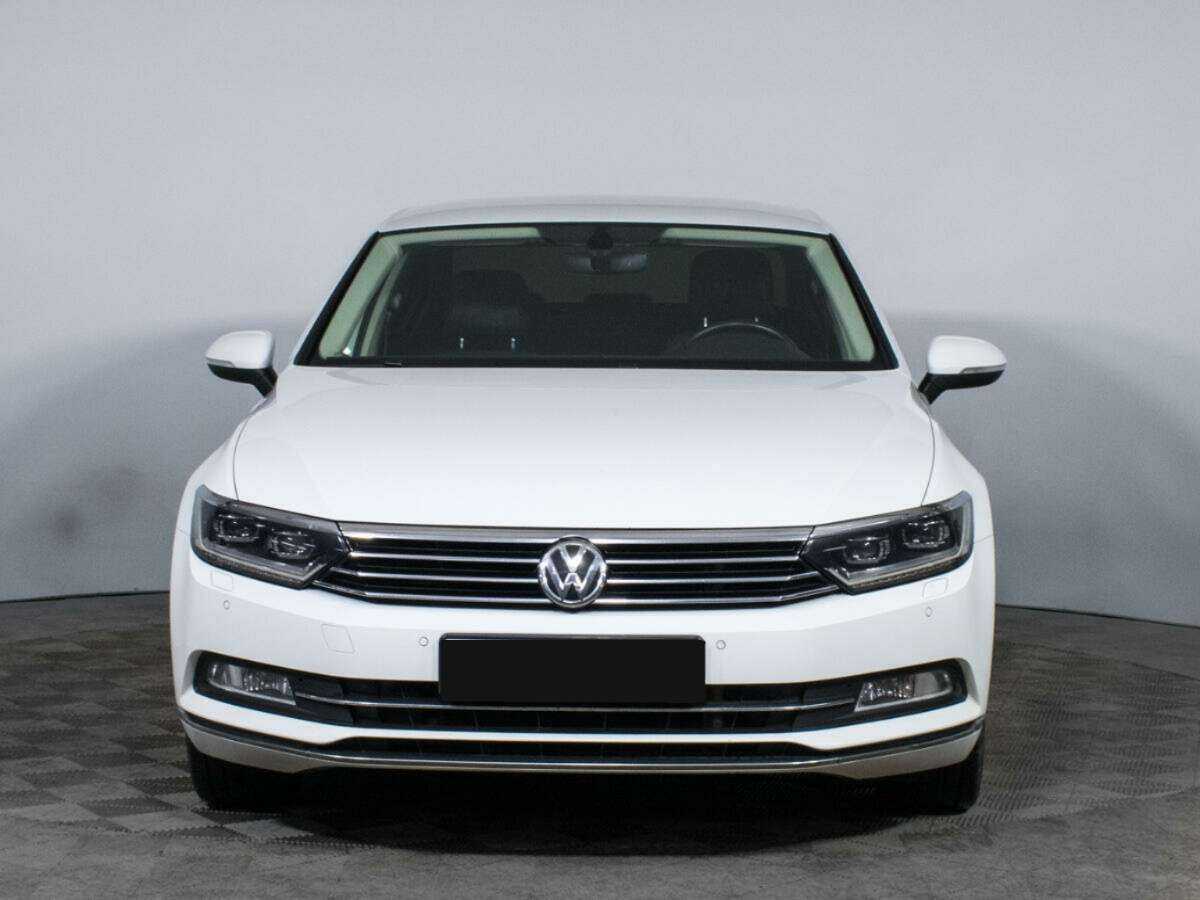 Volkswagen Passat 2017 года с пробегом. Фото: #1