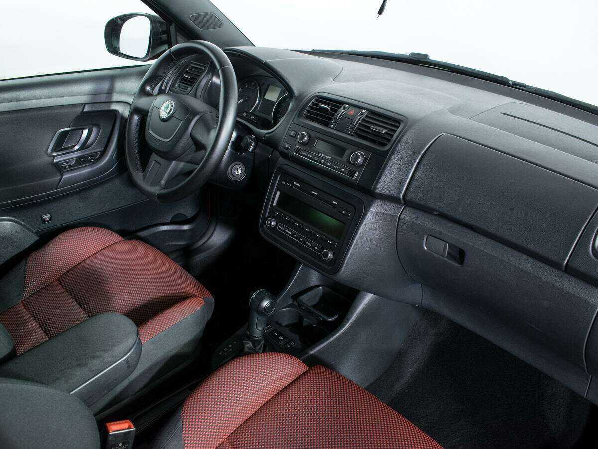 Б/У Шкода Фабия 2012 года. Фото: #8