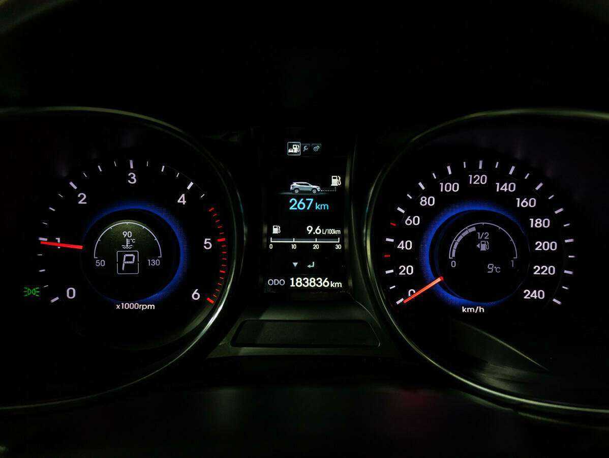 Б/У Хендай Санта Фе 2013 года. Фото: #17