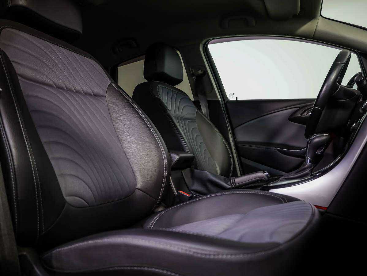 Б/У Опель Астра 2015 года. Фото: #10