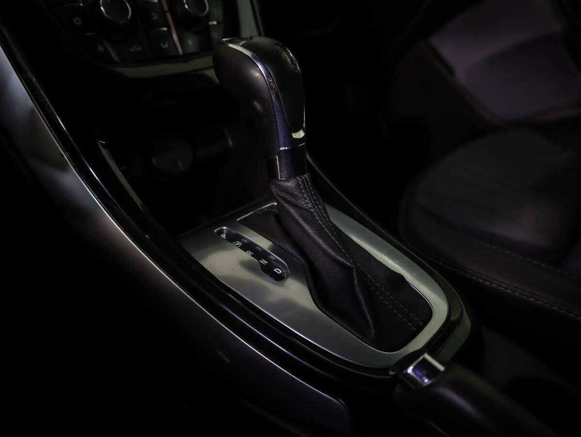 Б/У Опель Астра 2015 года. Фото: #13