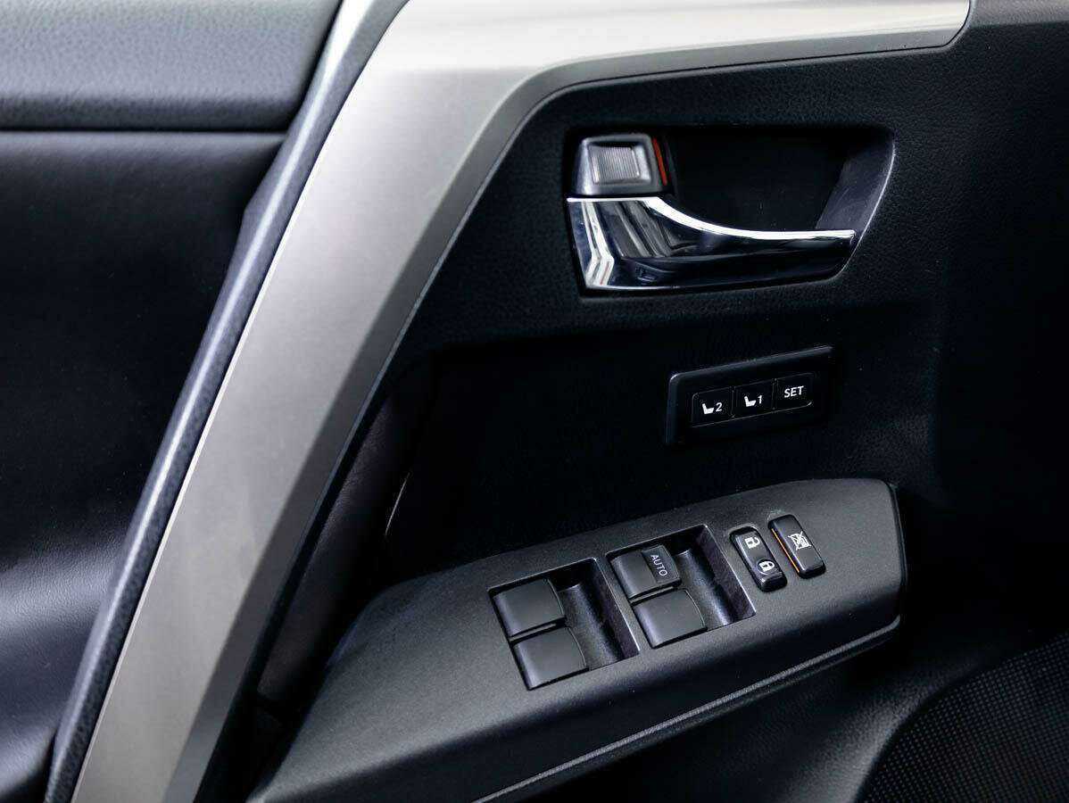 Toyota RAV4 2018 года с пробегом. Фото: #17