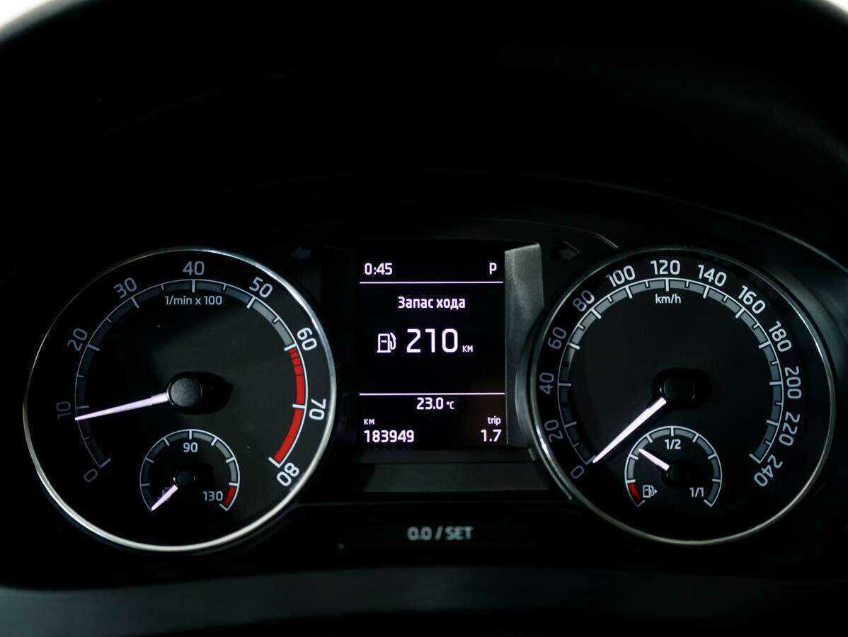 Б/У Шкода Рапид 2017 года. Фото: #9