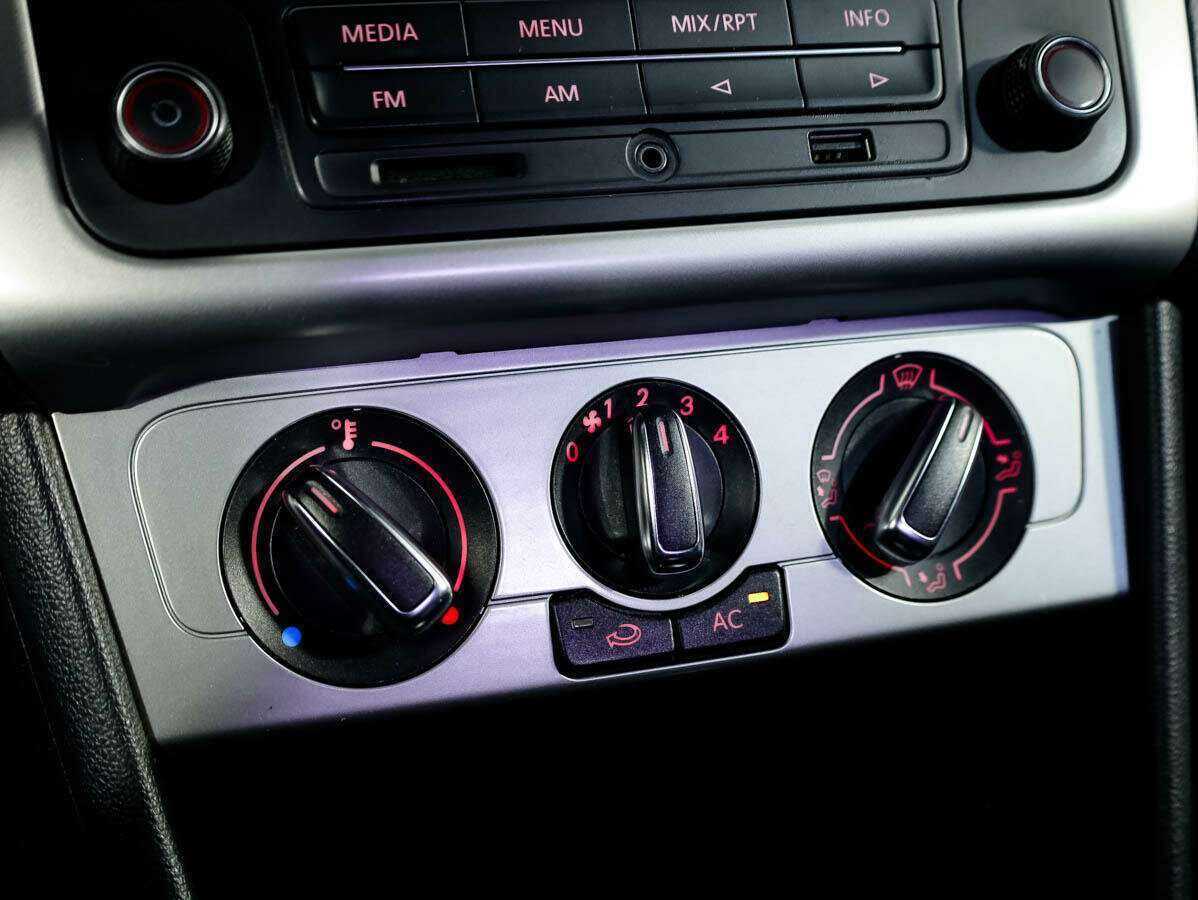 Б/У Фольксваген Поло 2013 года. Фото: #16