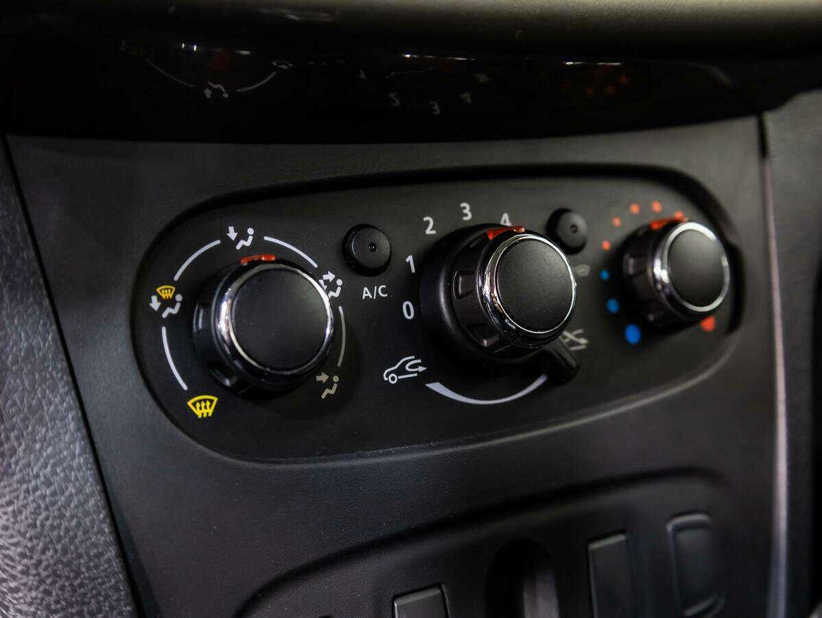 Б/У Рено Логан 2019 года. Фото: #12