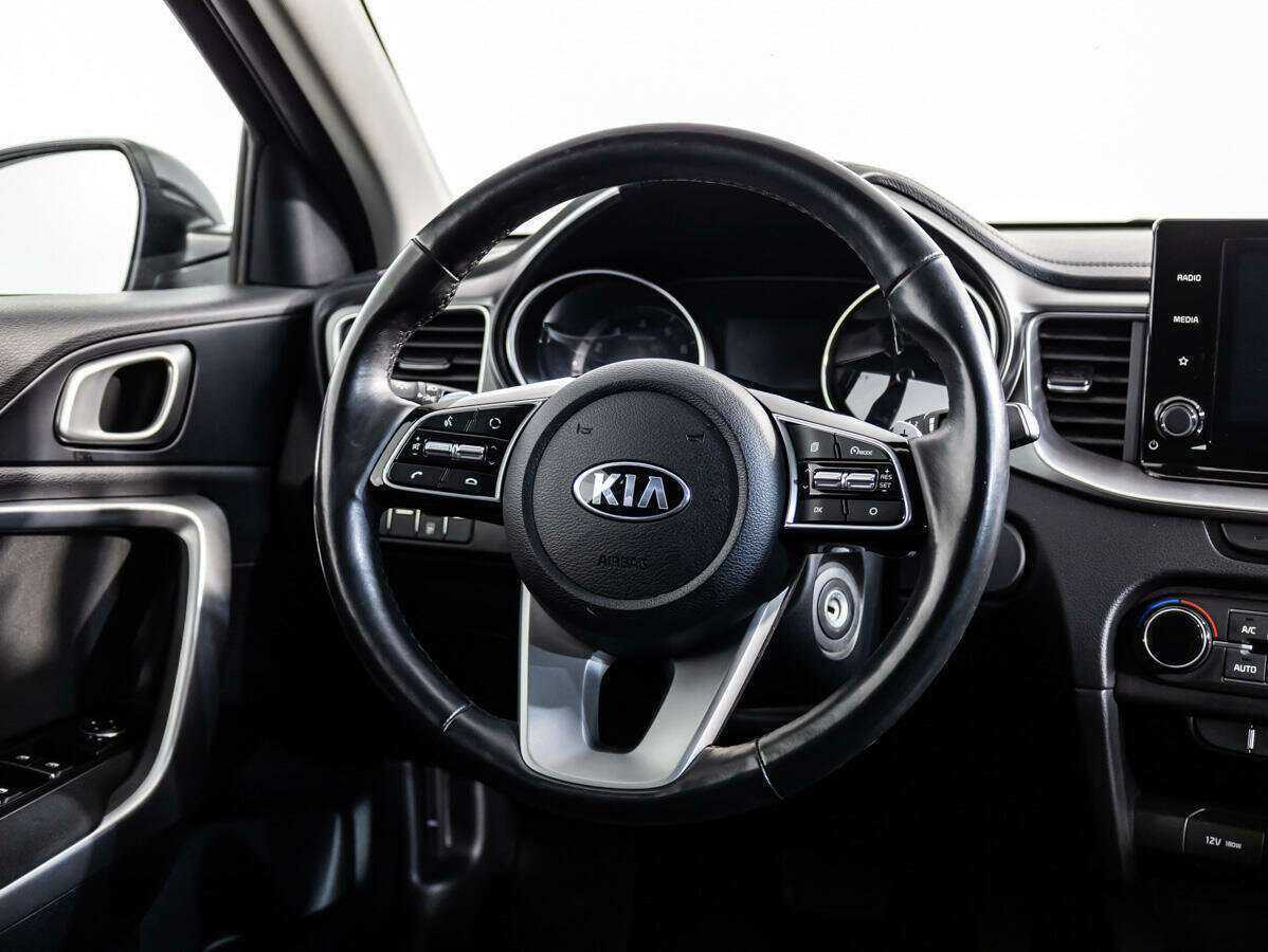 Kia Ceed 2020 года с пробегом. Фото: #9