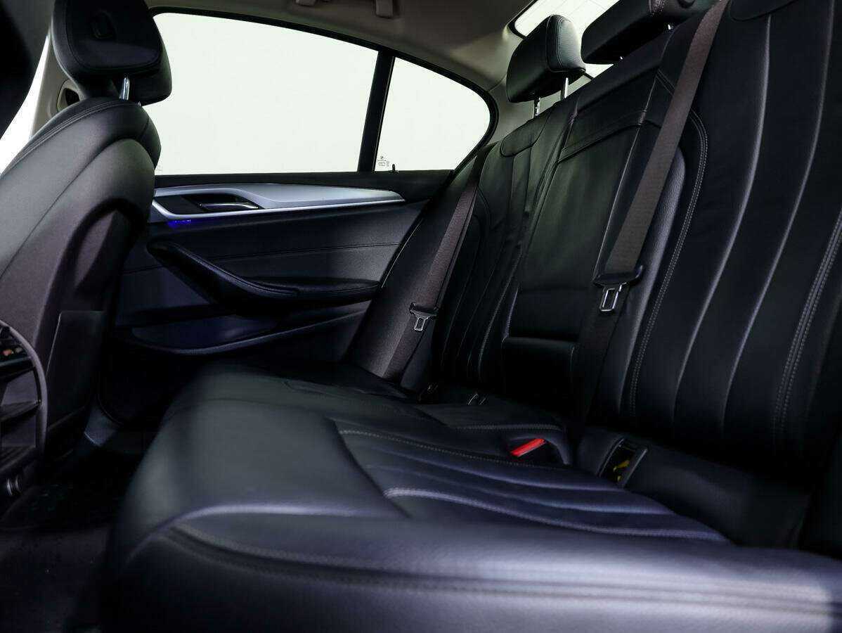 BMW 5 серии 2018 года с пробегом. Фото: #12