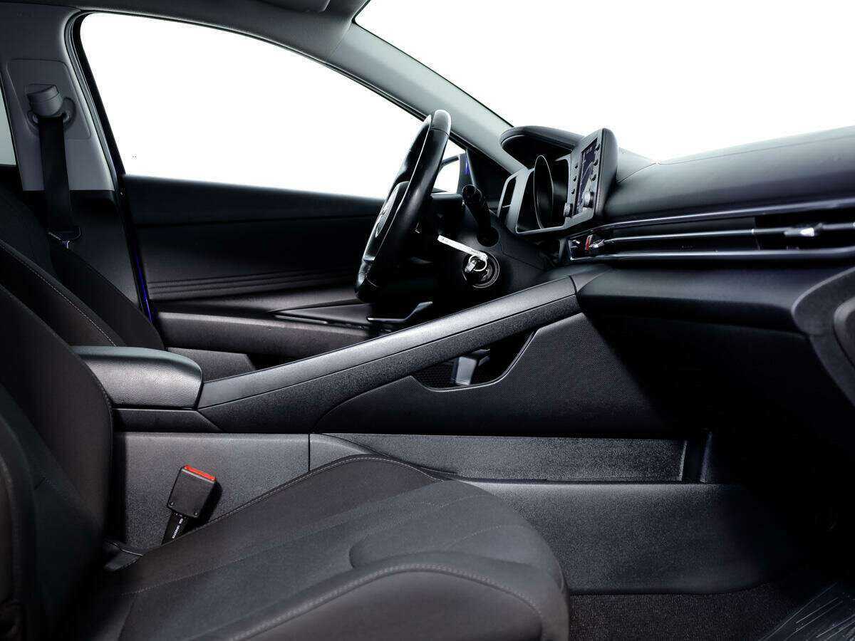 Hyundai Elantra 2021 года с пробегом. Фото: #19