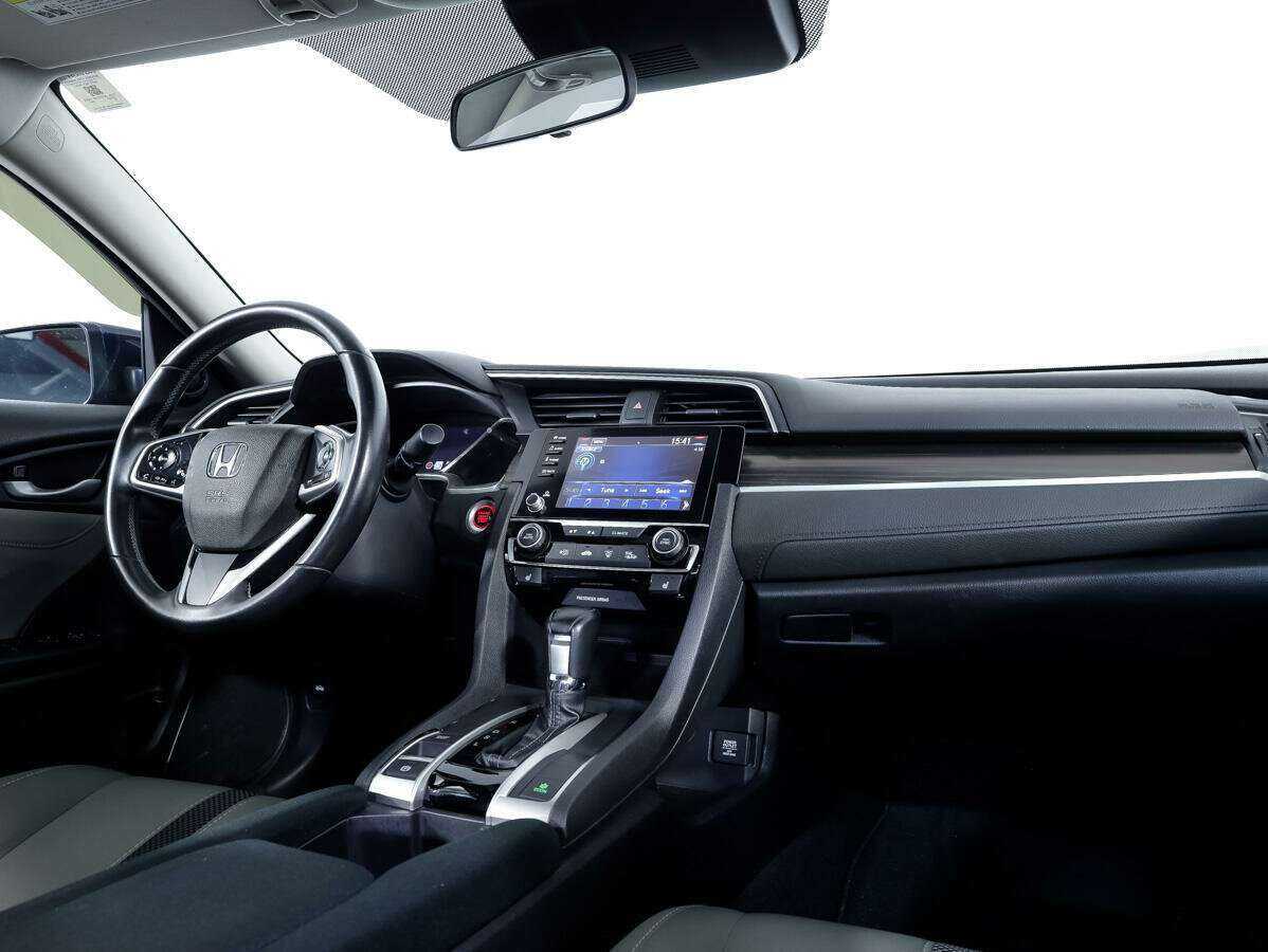 Honda Civic 2019 года с пробегом. Фото: #6