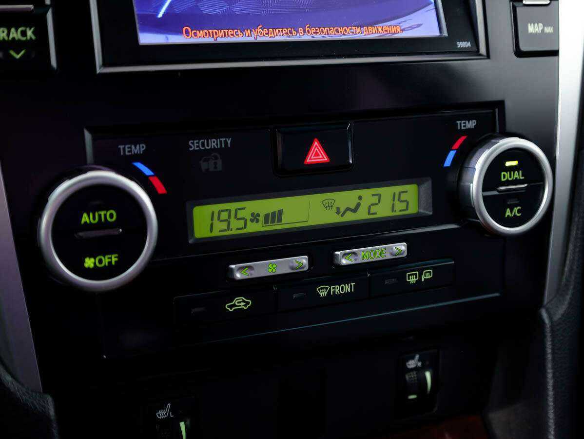 Б/У Тойота Камри 2013 года. Фото: #15