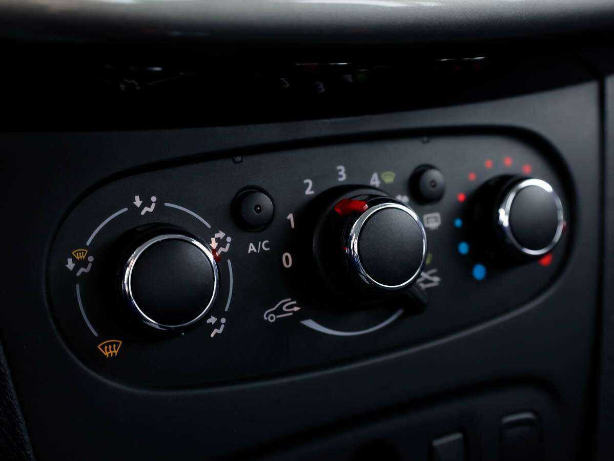 Б/У Рено Логан 2014 года. Фото: #13