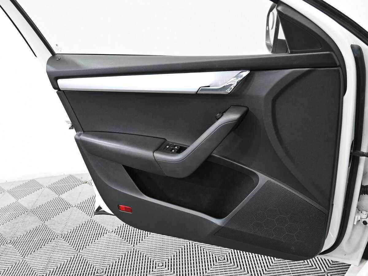 Б/У Шкода Октавия 2017 года. Фото: #5