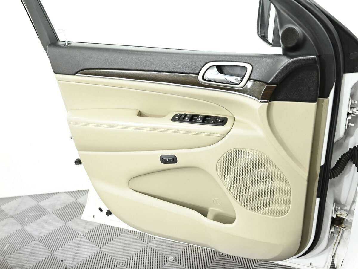 Jeep Grand Cherokee 2013 года с пробегом. Фото: #13