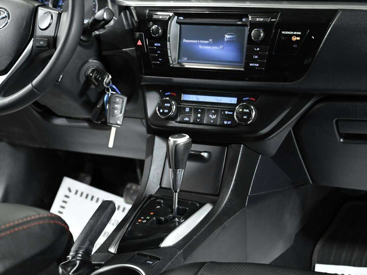 Б/У Тойота Королла 2015 года. Фото: #8