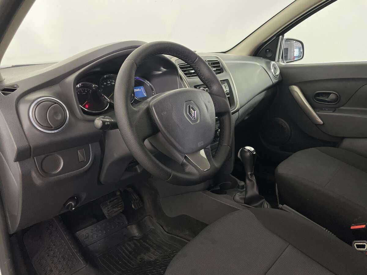 Б/У Рено Логан 2015 года. Фото: #6