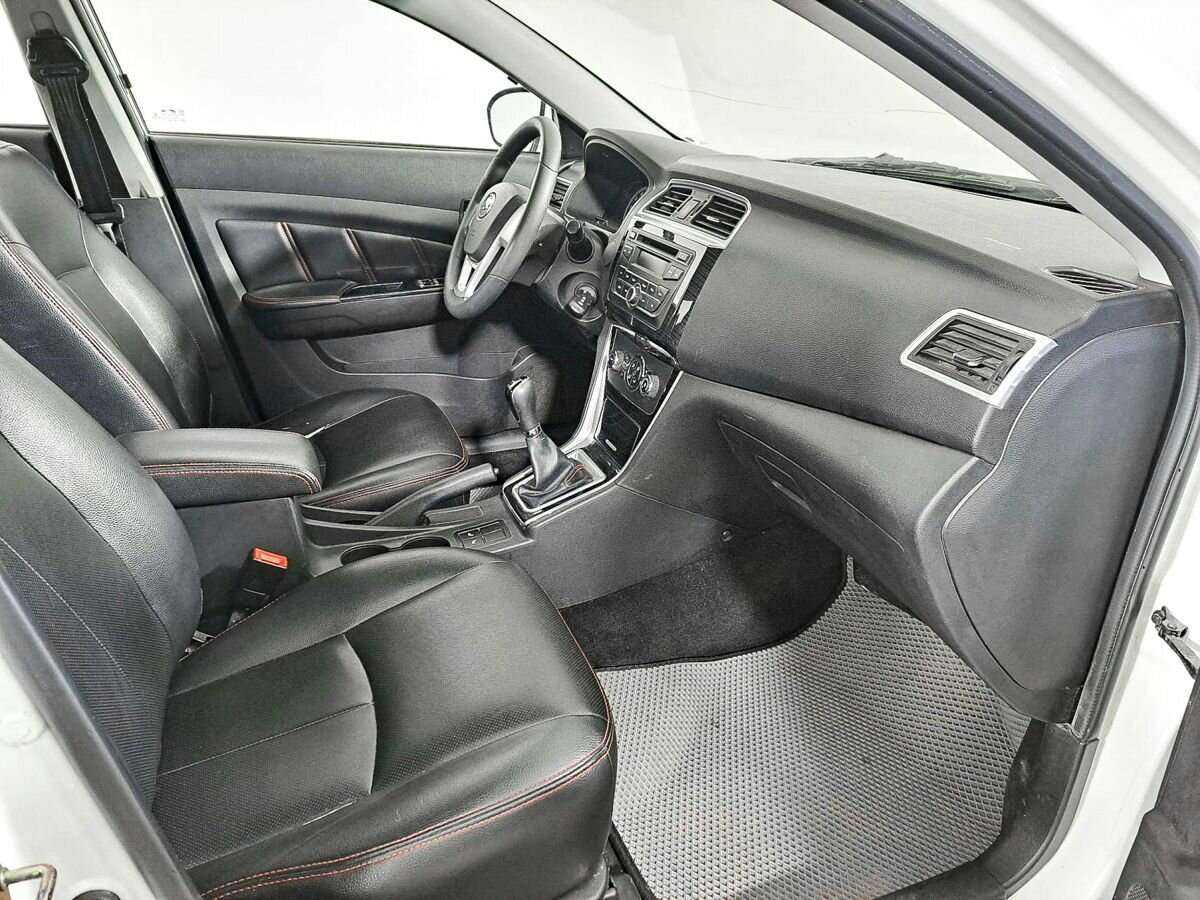 Б/У Лифан Солано 2016 года. Фото: #8