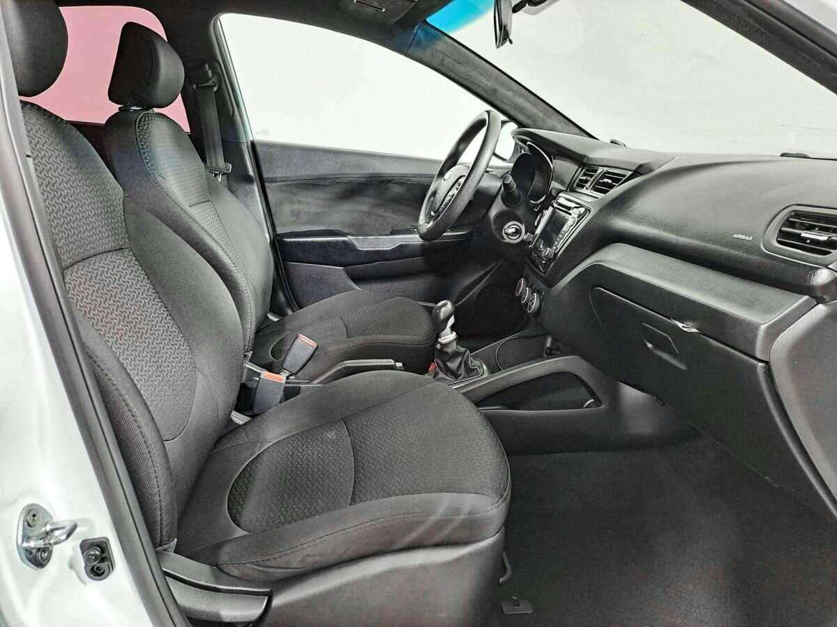 Б/У Киа Рио 2015 года. Фото: #8