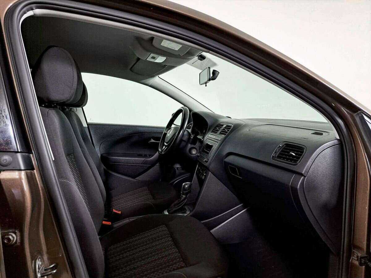 Б/У Фольксваген Поло 2016 года. Фото: #8