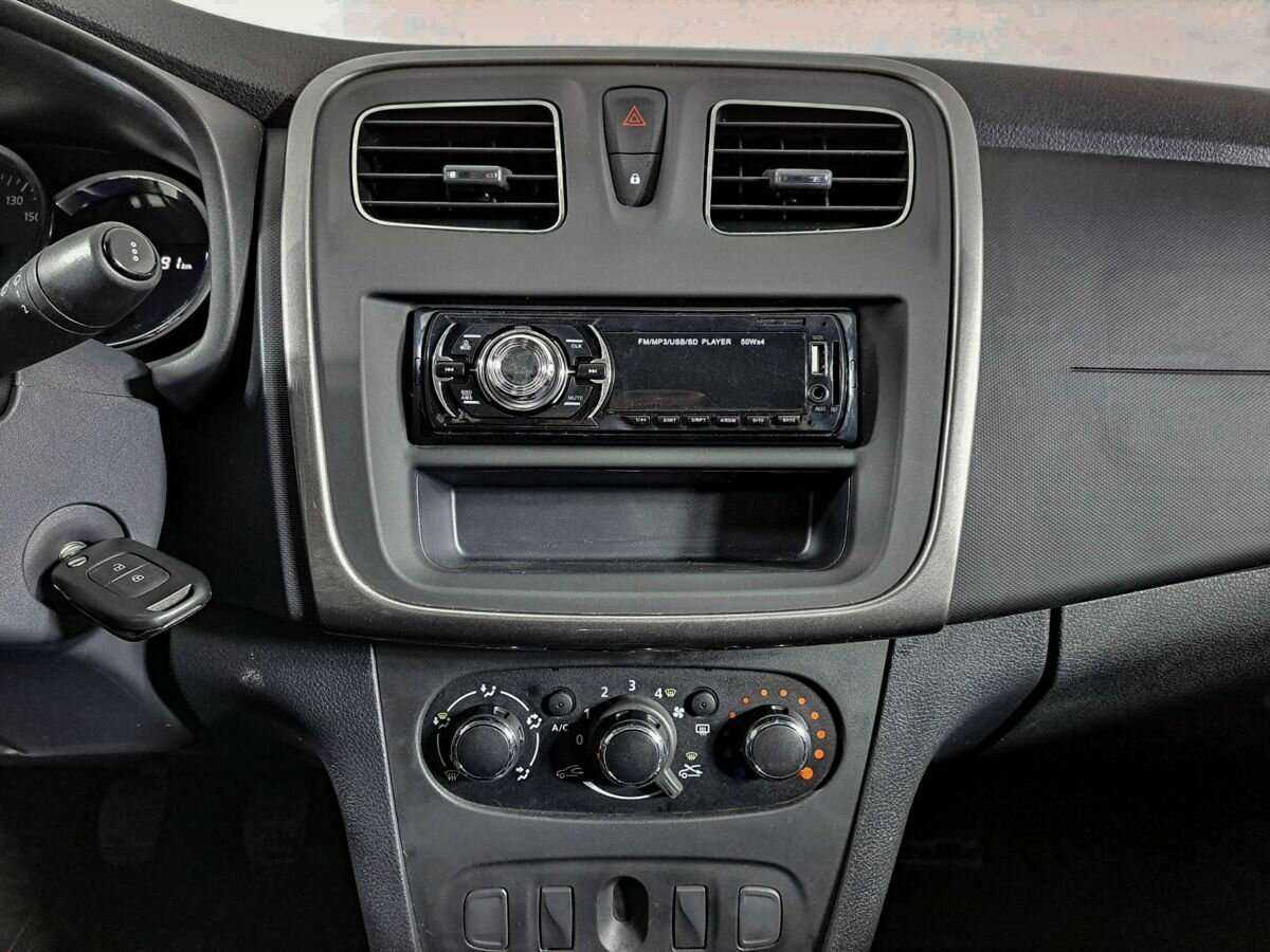 Б/У Рено Логан 2021 года. Фото: #12