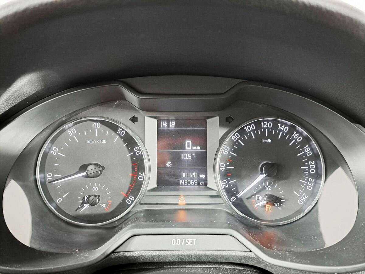 Б/У Шкода Октавия 2014 года. Фото: #10