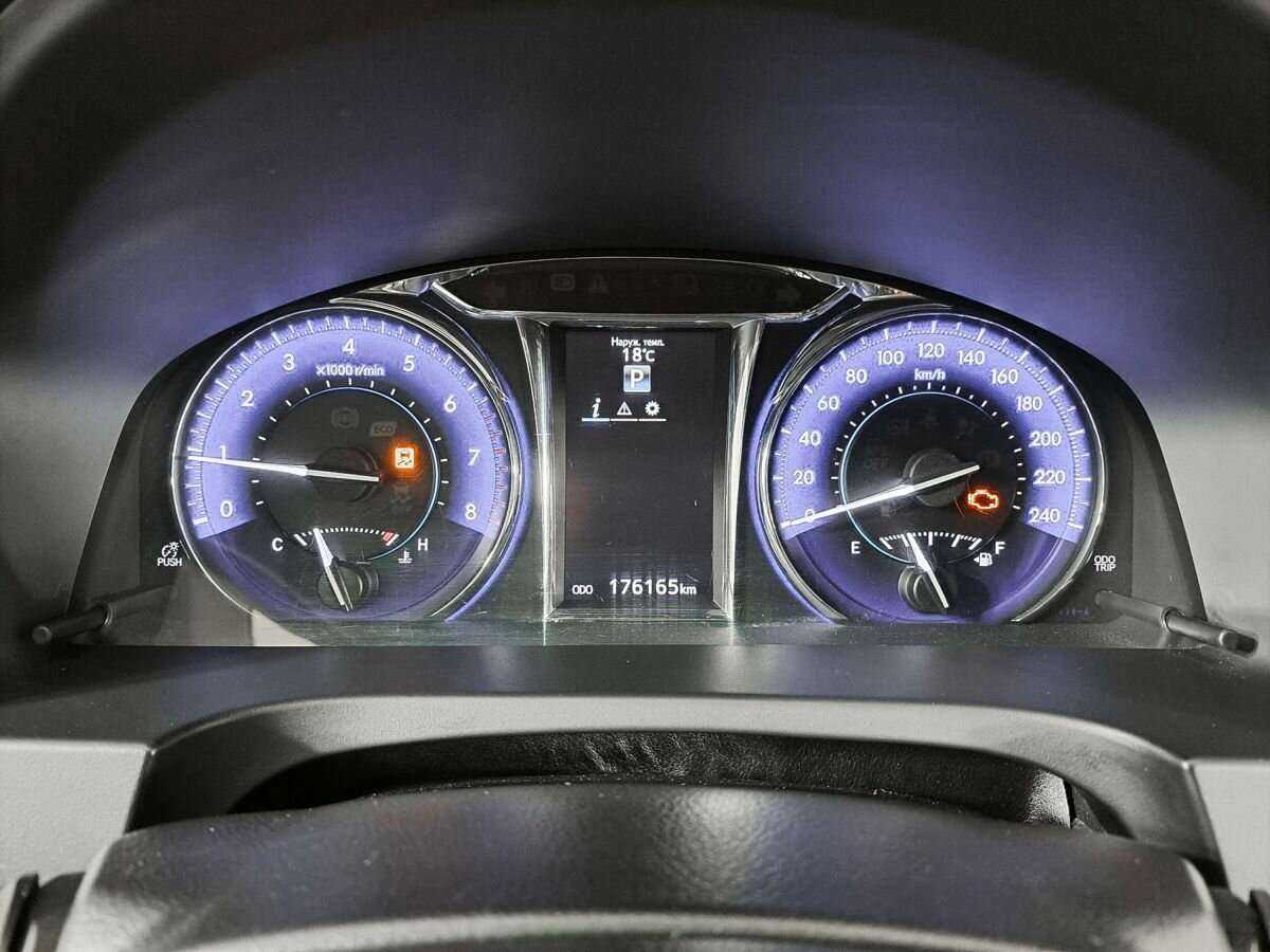 Б/У Тойота Камри 2015 года. Фото: #7