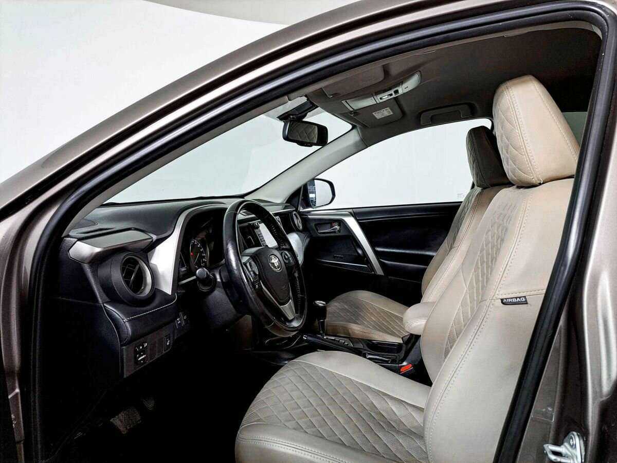 Toyota RAV4 2019 года с пробегом. Фото: #14