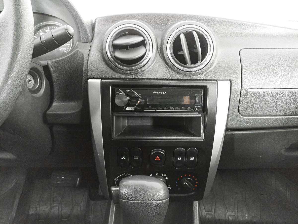 Б/У Ниссан Альмера 2018 года. Фото: #12