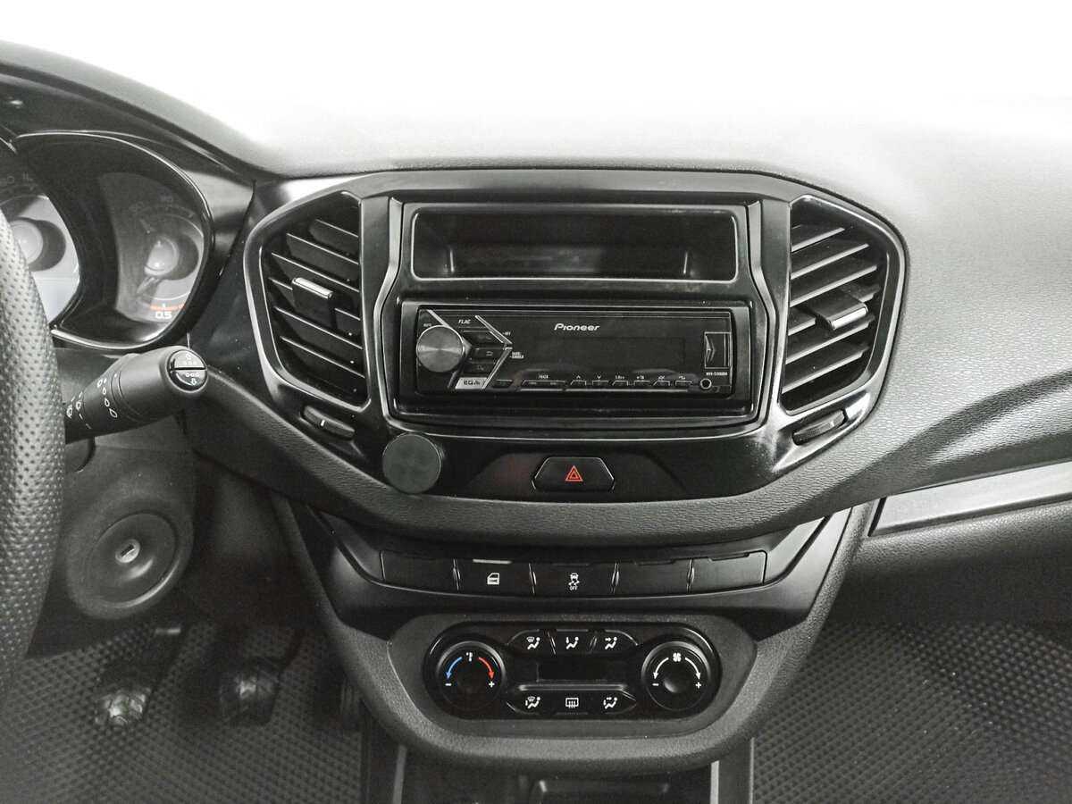 Б/У Лада (ВАЗ) Веста 2018 года. Фото: #12