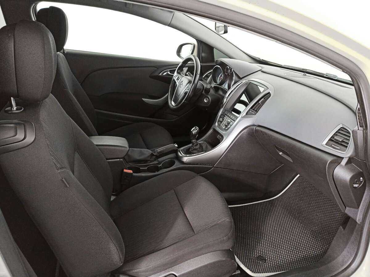 Б/У Опель Астра 2014 года. Фото: #6