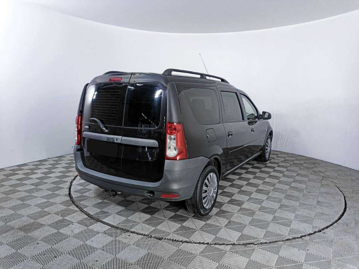 Б/У Лада (ВАЗ) Ларгус 2017 года. Фото: #4