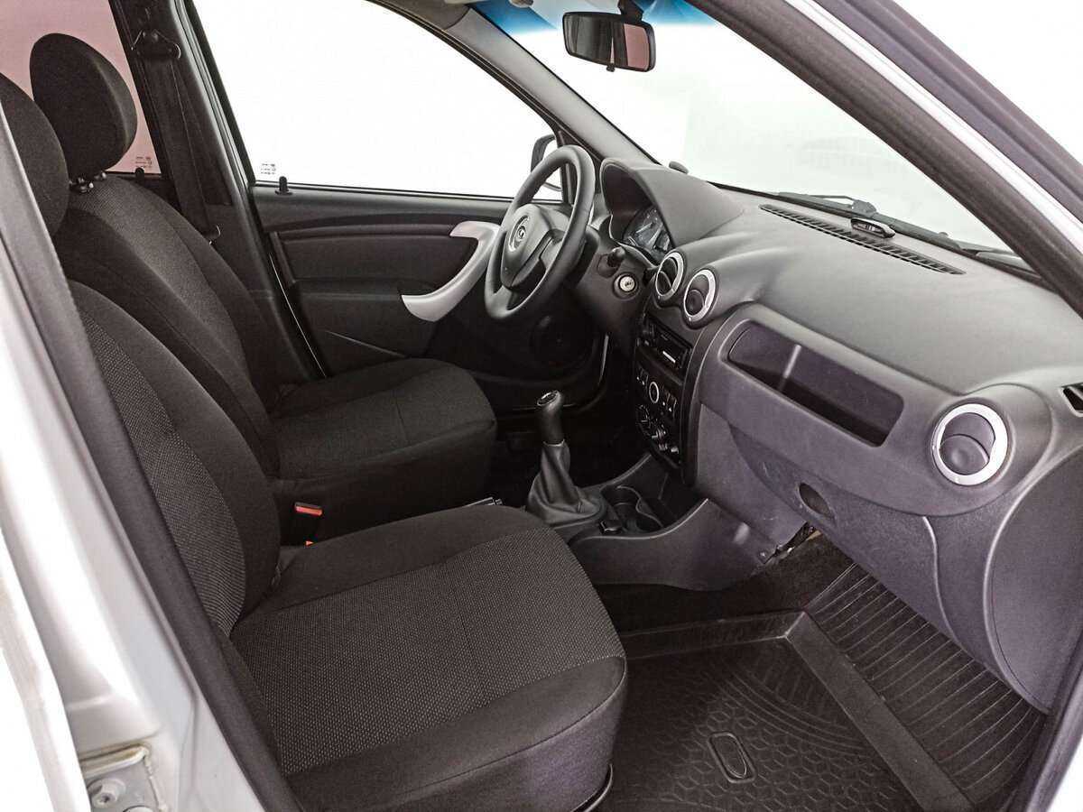 Б/У Лада (ВАЗ) Ларгус 2017 года. Фото: #10