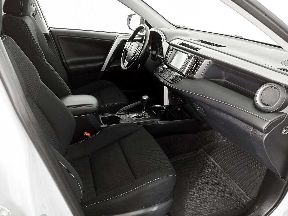 Toyota RAV4 2019 года с пробегом. Фото: #8