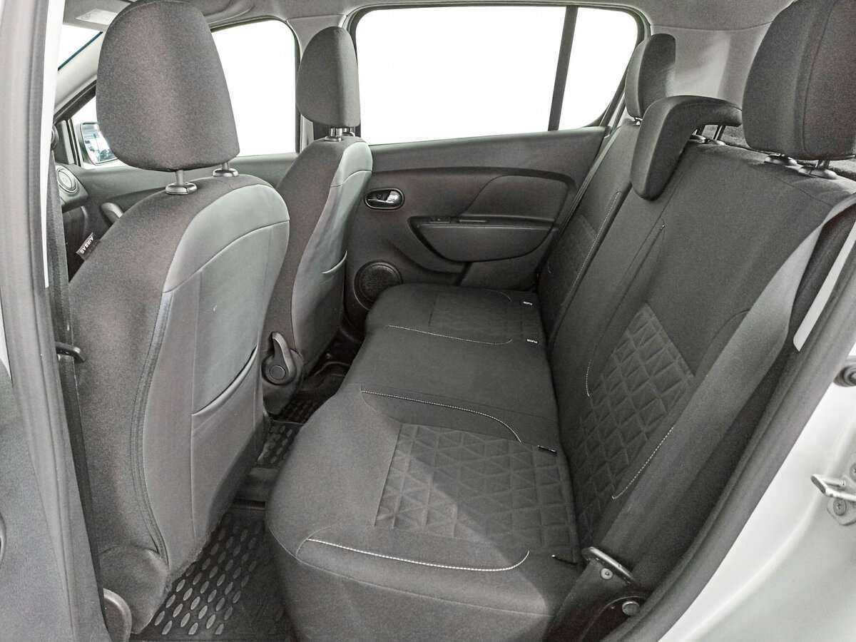 Б/У Рено Сандеро 2017 года. Фото: #9