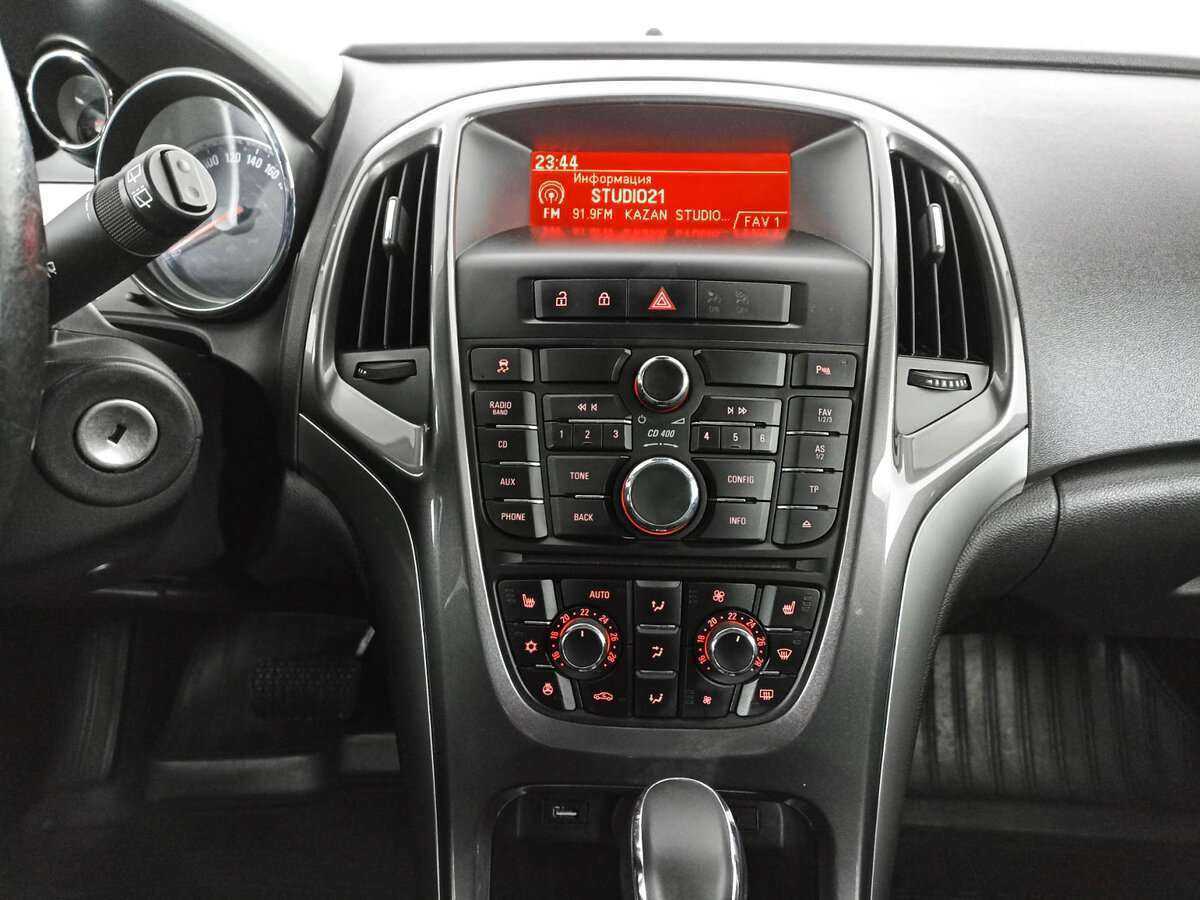 Б/У Опель Астра 2012 года. Фото: #12