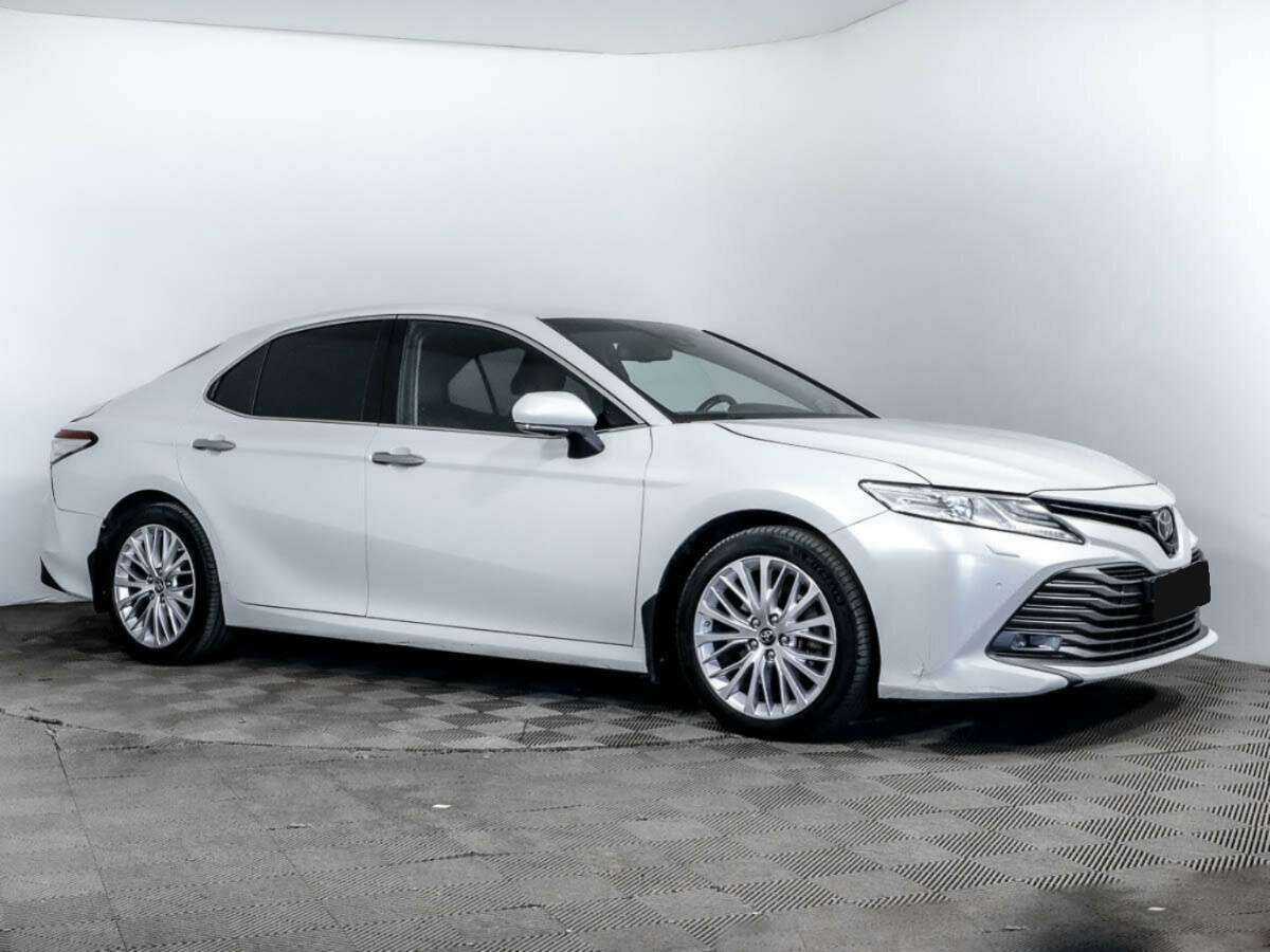 Toyota Camry 2018 года с пробегом. Фото: #2