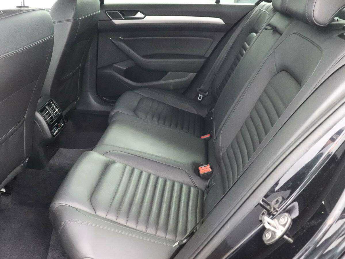 Б/У Фольксваген Пассат 2017 года. Фото: #8