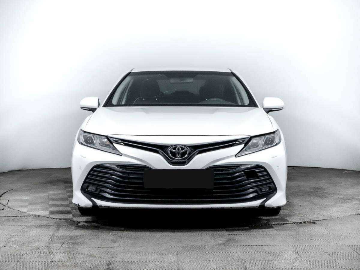 Toyota Camry 2020 года с пробегом. Фото: #1