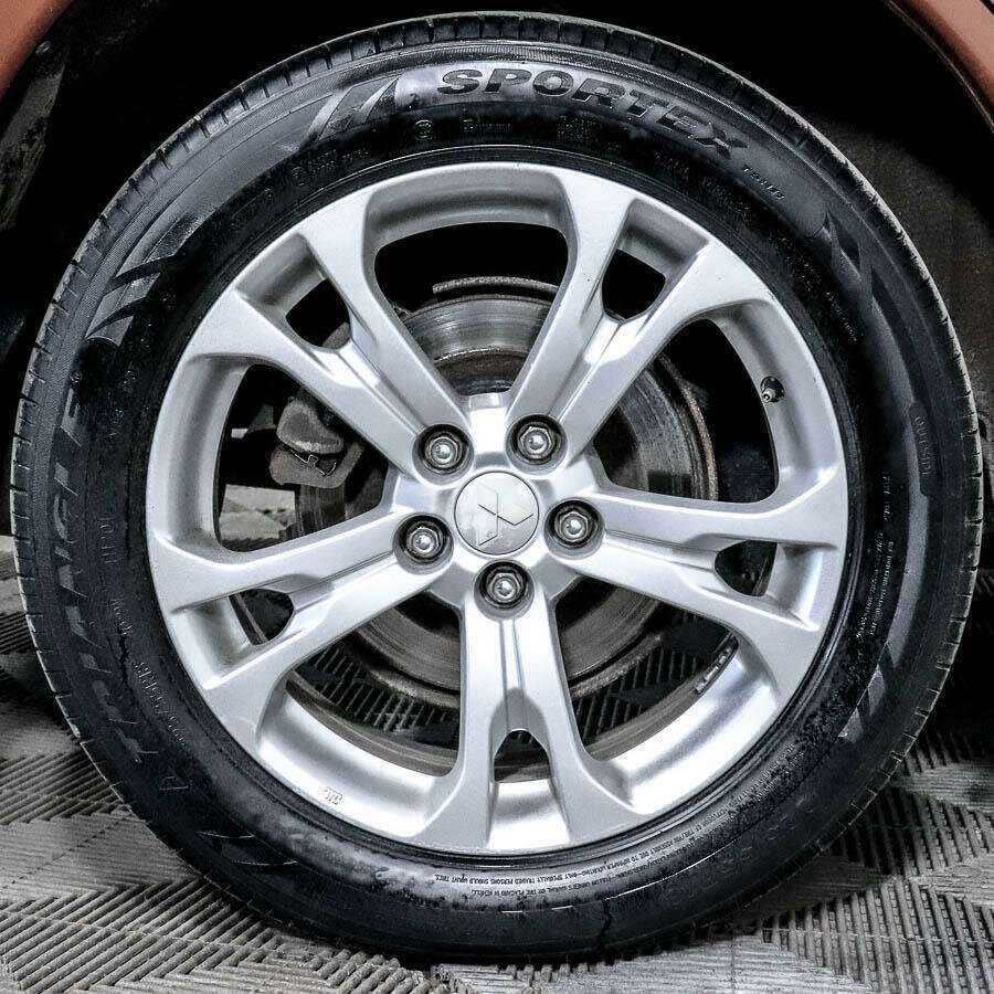 Б/У Митсубиши Оутлэндер 2012 года. Фото: #15