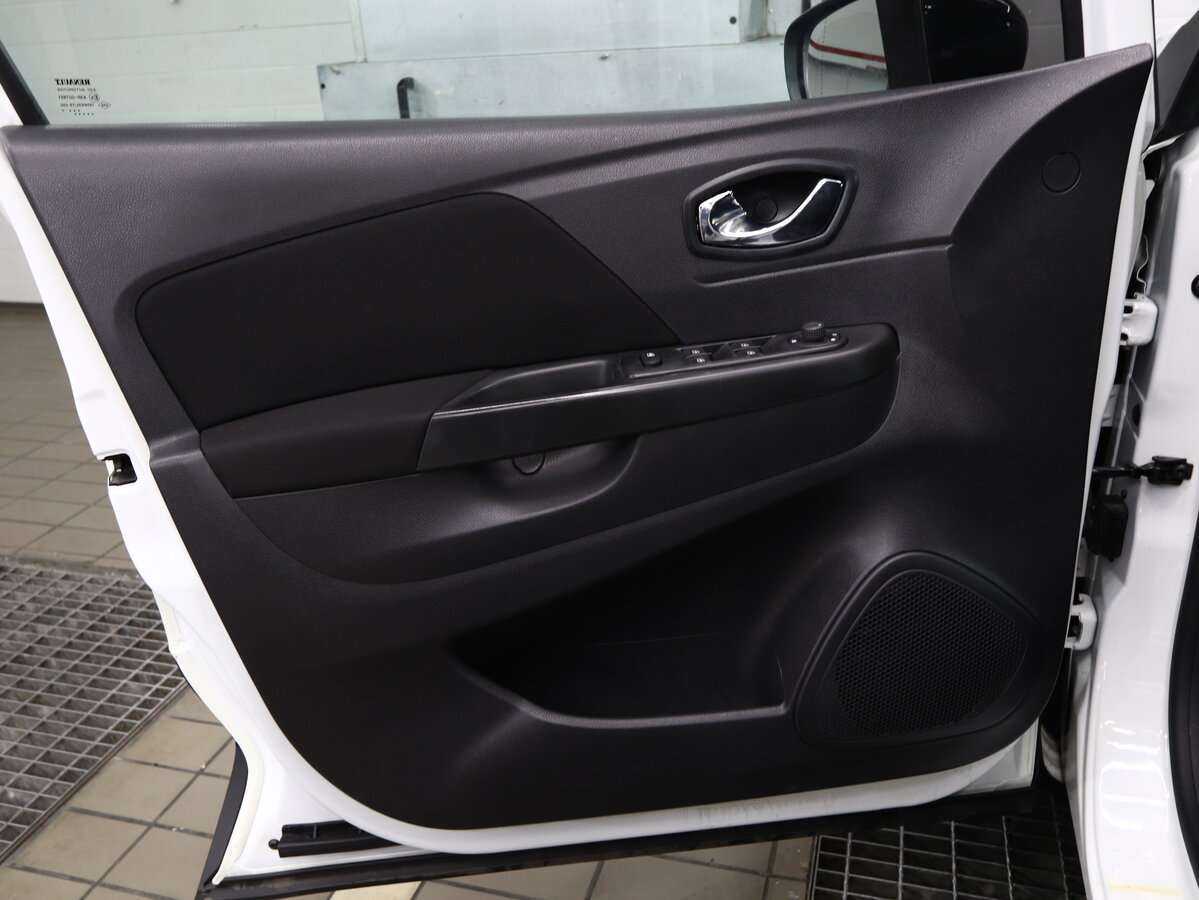 Б/У Рено Каптюр 2017 года. Фото: #3